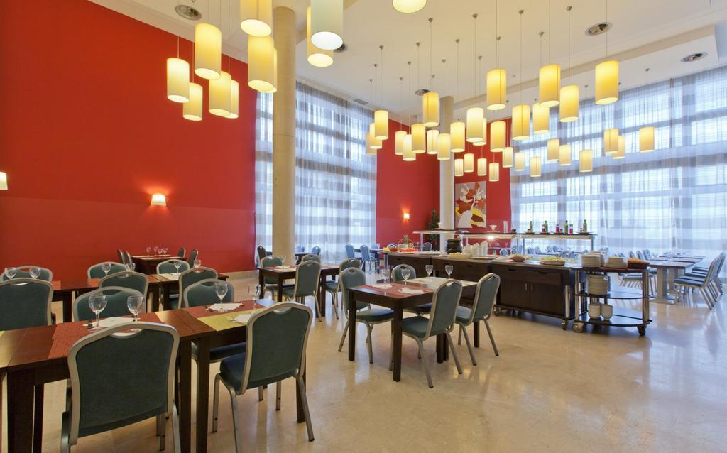 Avant Aeropuerto Torrejón de Ardoz Extérieur photo
