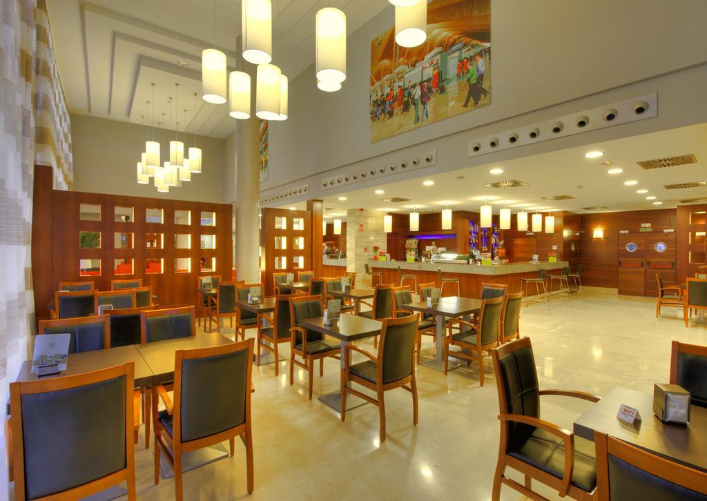 Avant Aeropuerto Torrejón de Ardoz Restaurant photo